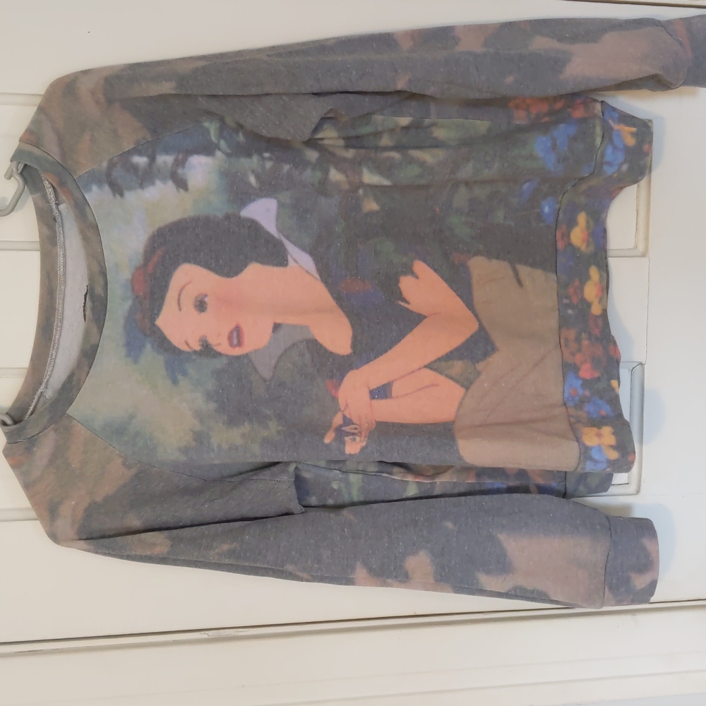 5 for $25 Disney, Snow White sweat shirt